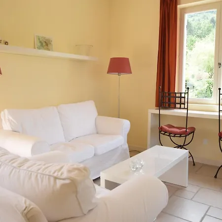 Apartment In With Garden, Cleaning Included *
