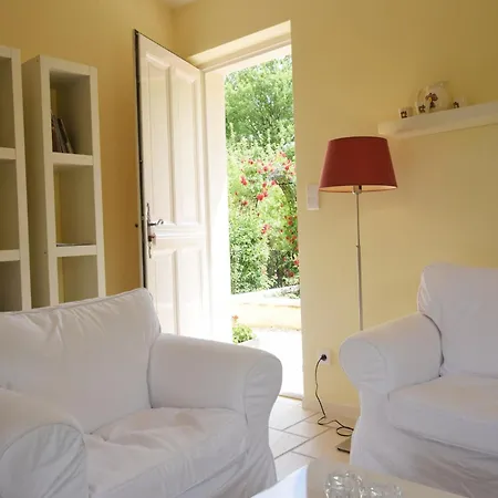In With Garden, Cleaning Included *