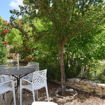 Apartment In With Garden, Cleaning Included
