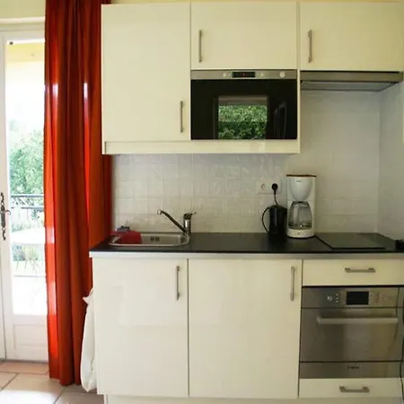 Apartment In With Garden, Cleaning Included Montbrun-les-Bains